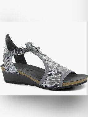 Naot Fiona wedge sandals women's 6 Gray Cobra Lthr/Smoke Gray Nbk/M
